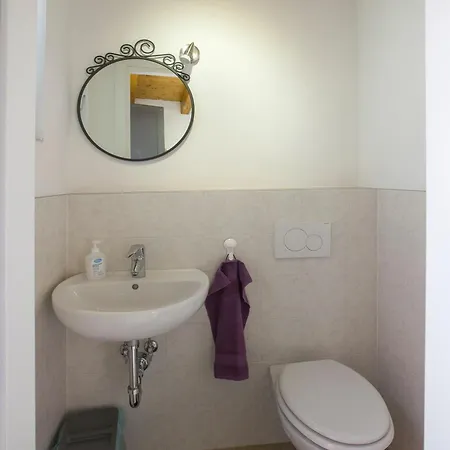Apartment Fiore In Lezzeno